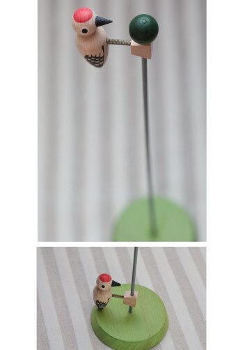 Harkály kicsi "rugós kopogtató"